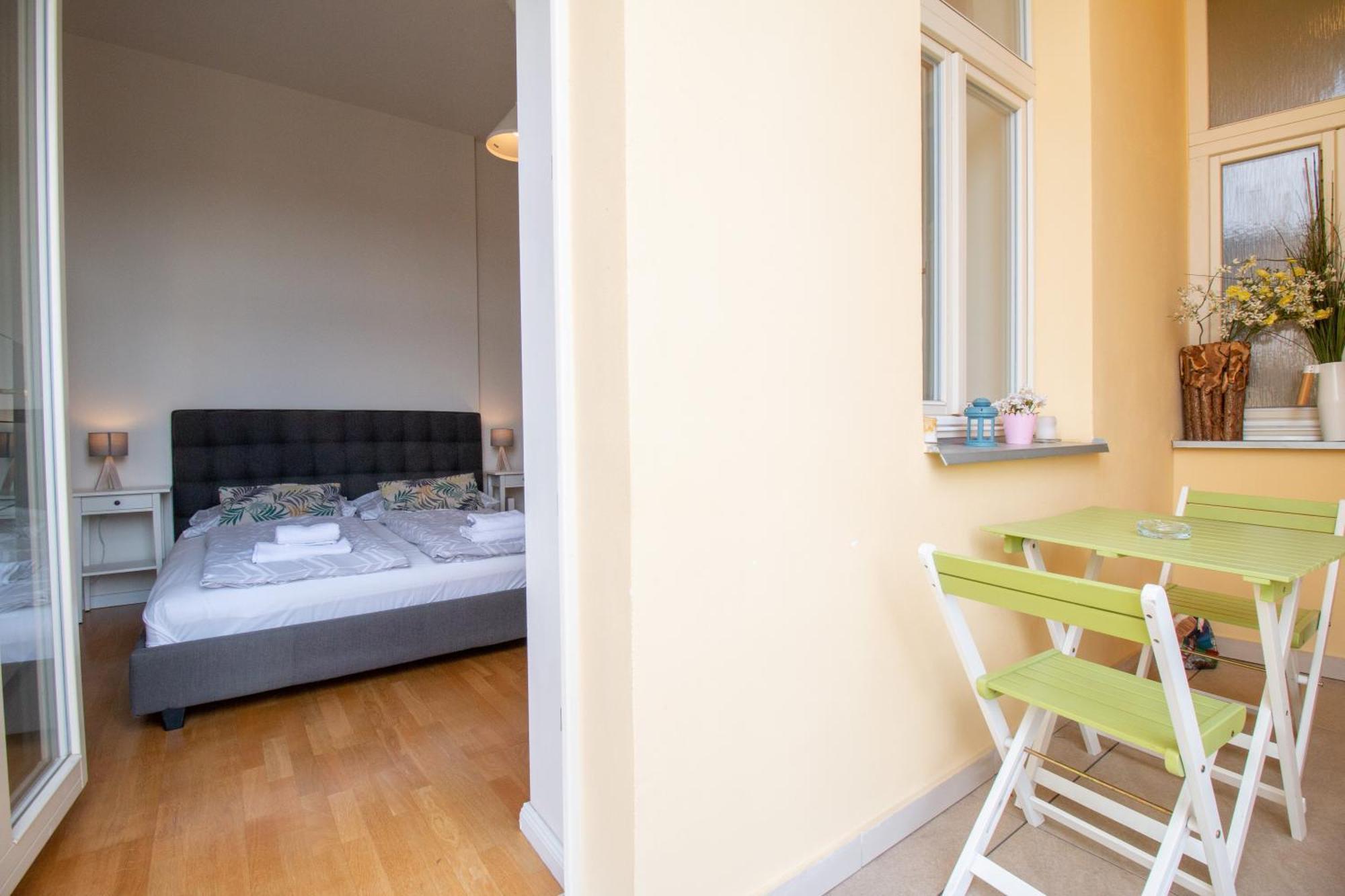 Stay Inn Apartments Stepanska Prag Exteriör bild
