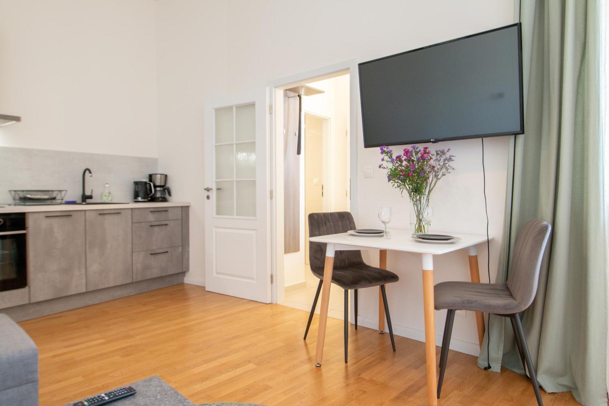 Stay Inn Apartments Stepanska Prag Exteriör bild