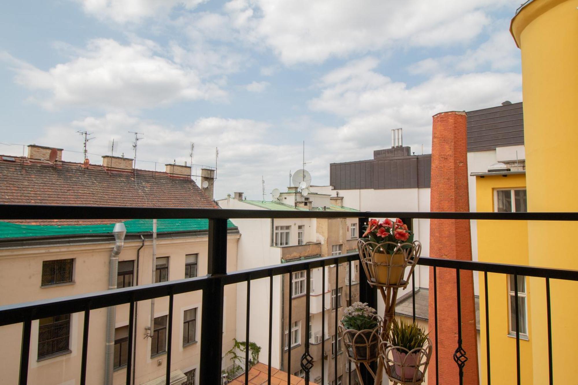 Stay Inn Apartments Stepanska Prag Exteriör bild
