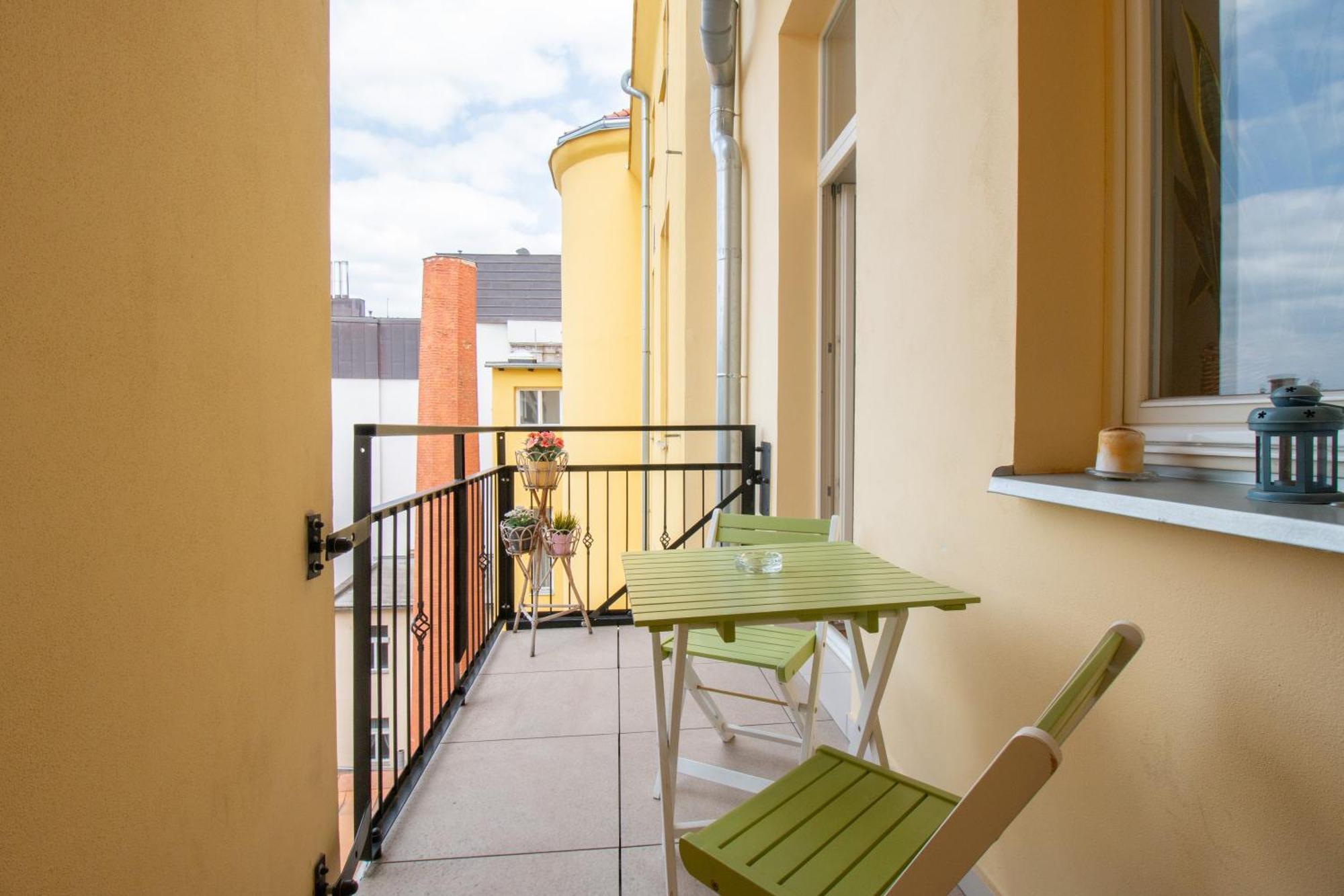 Stay Inn Apartments Stepanska Prag Exteriör bild